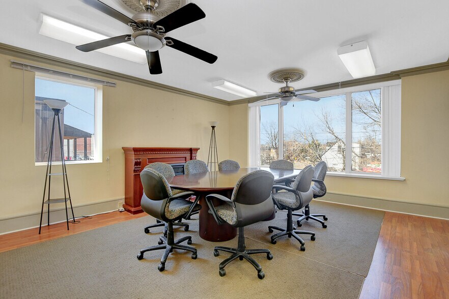 More Photos Of 255 Montreal Rd, Ottawa Storefront Retail Office For Lease