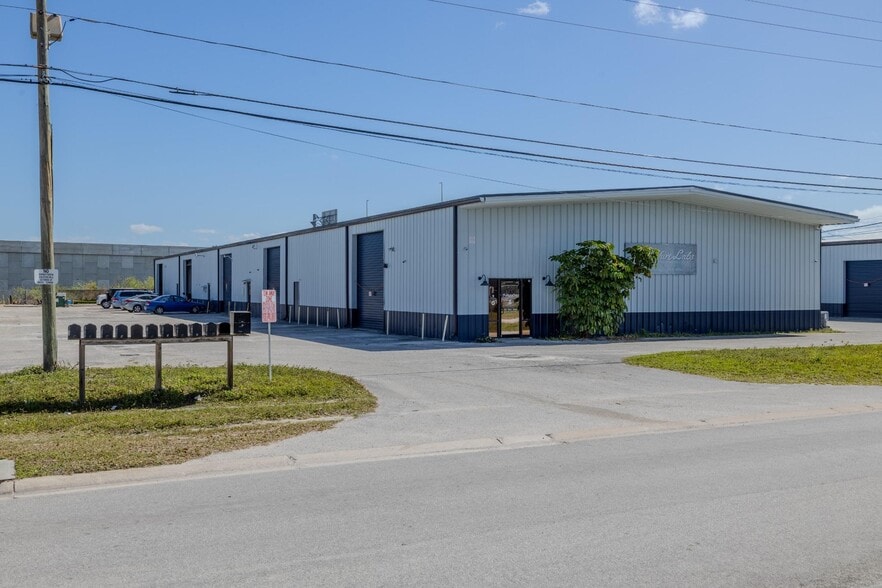 More Photos Of 12555 N 44th St, Clearwater Unknown For Lease