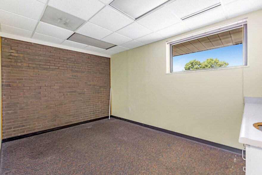 More Photos Of 9030 Montgomery Rd, Cincinnati Medical For Lease