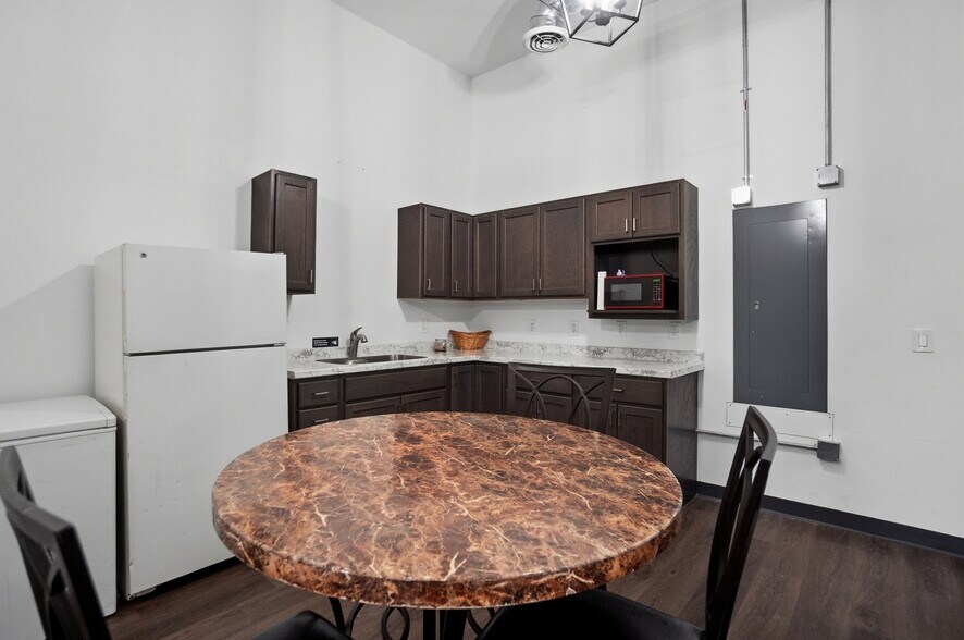 More Photos Of 110 W Main St, Deshler General Retail For Sale