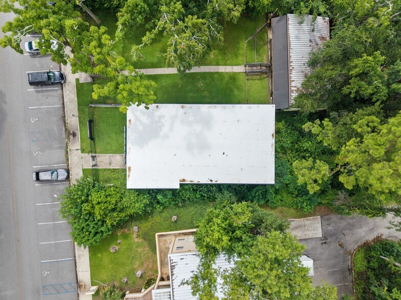 More Photos Of 1355 E Lafayette St, Tallahassee Veterinarian Kennel For Sale