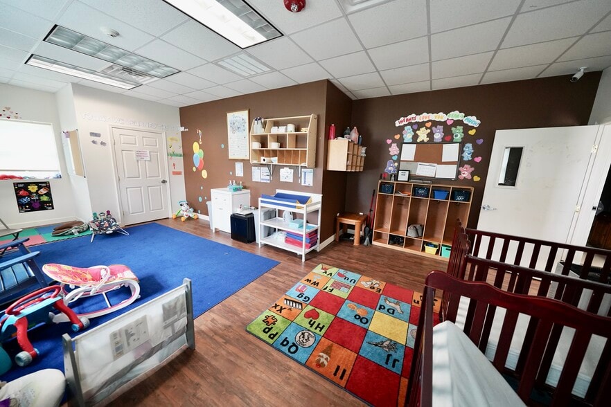 More Photos Of 21 North St, Hartly General Retail For Sale