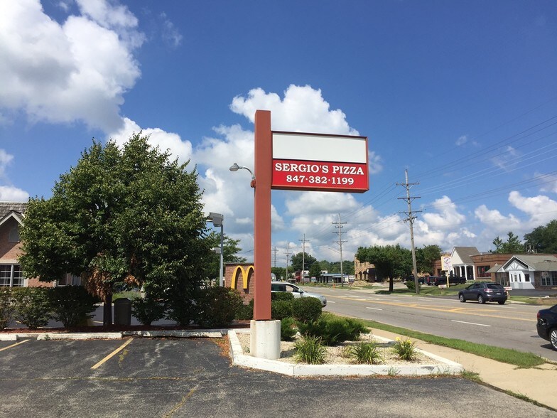 More Photos Of 207 W Northwest Hwy, Barrington Storefront Retail Office For Lease