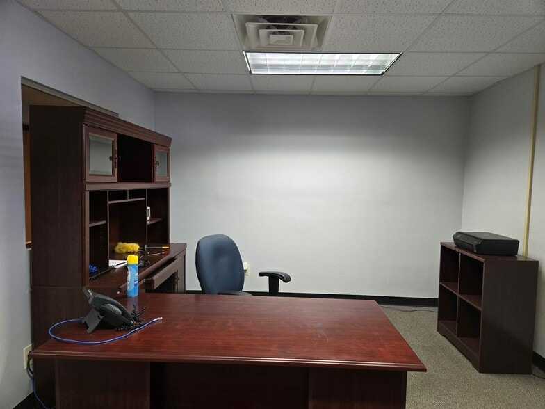 More Photos Of 700 S 10th St, McAllen Office For Sale
