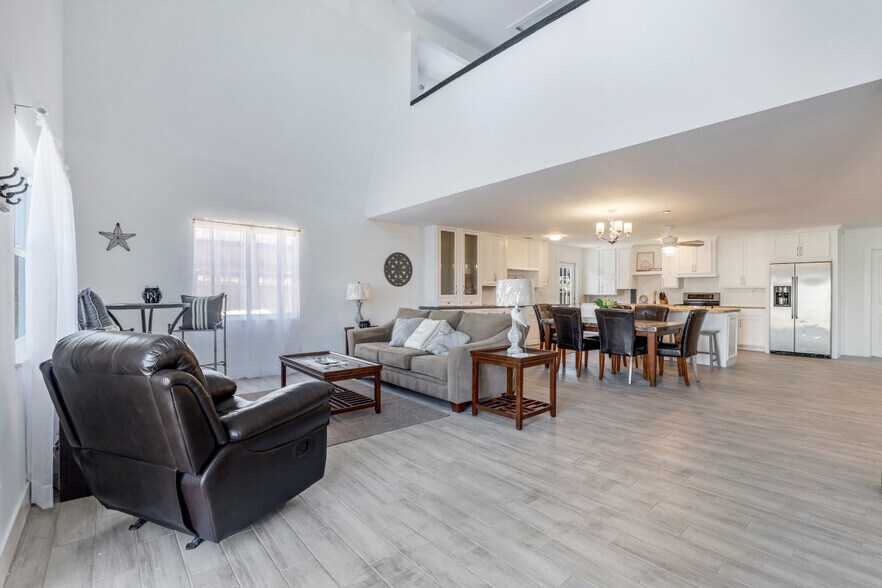 More Photos Of 778 100th Ave N, Naples Specialty For Sale