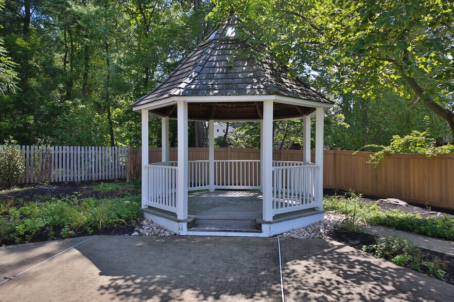 More Photos Of 136 E Butler Ave, Chalfont Restaurant For Sale