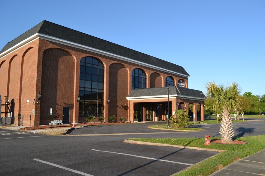 More Photos Of 700 Independence Cir, Virginia Beach Medical For Lease