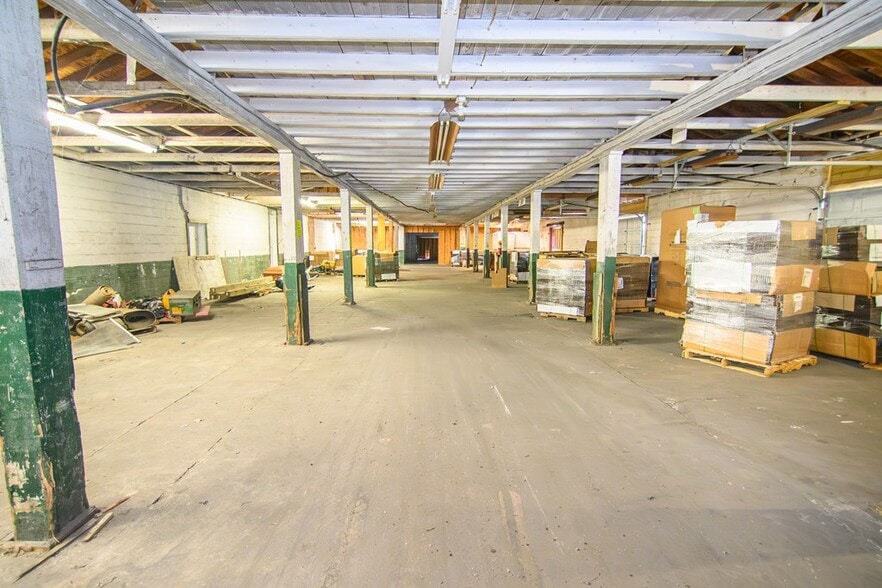 More Photos Of 3367 Broad St, Exmore Showroom For Sale