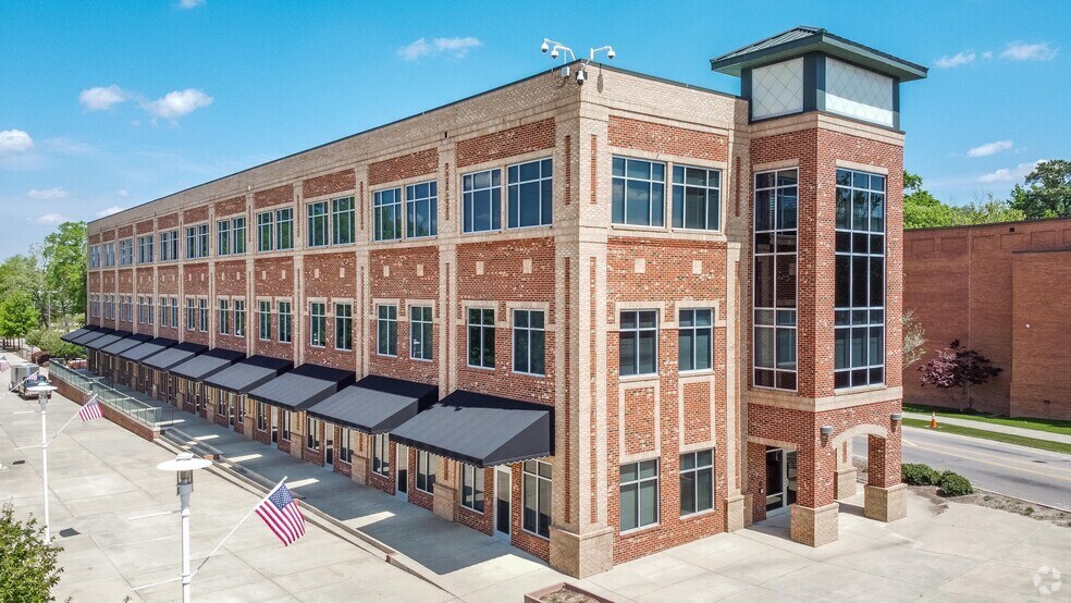 More Photos Of 225 Ray Ave, Fayetteville Loft Creative Space For Lease