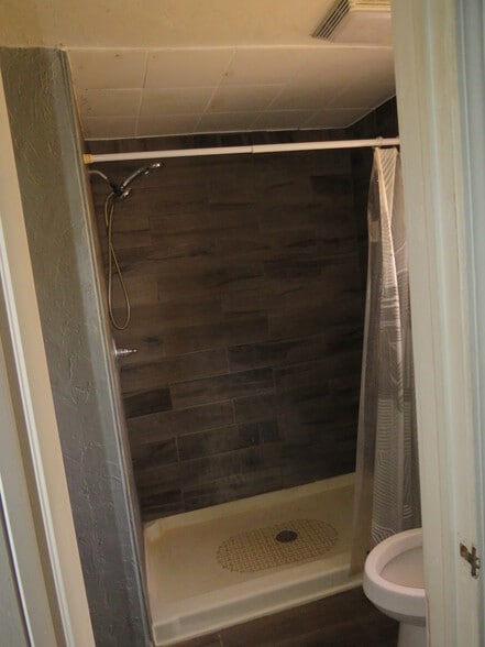 More Photos Of 925 W Main St, Yukon Apartments For Sale