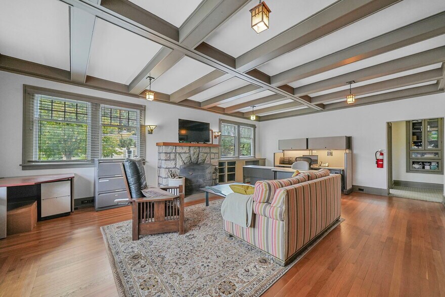 More Photos Of 530 S Union St, Traverse City Medical For Sale