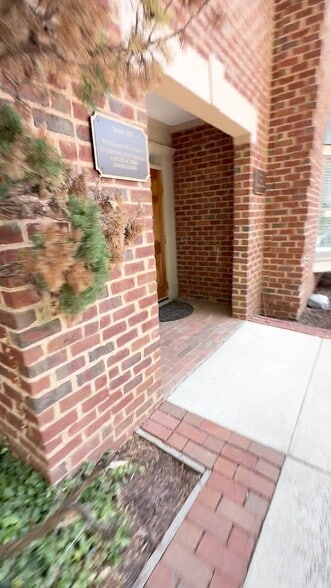 Primary Photo Of 4200 Evergreen Ln, Annandale Medical For Sale