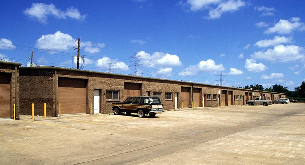 More Photos Of 11430 Bissonnet St, Houston Warehouse For Lease
