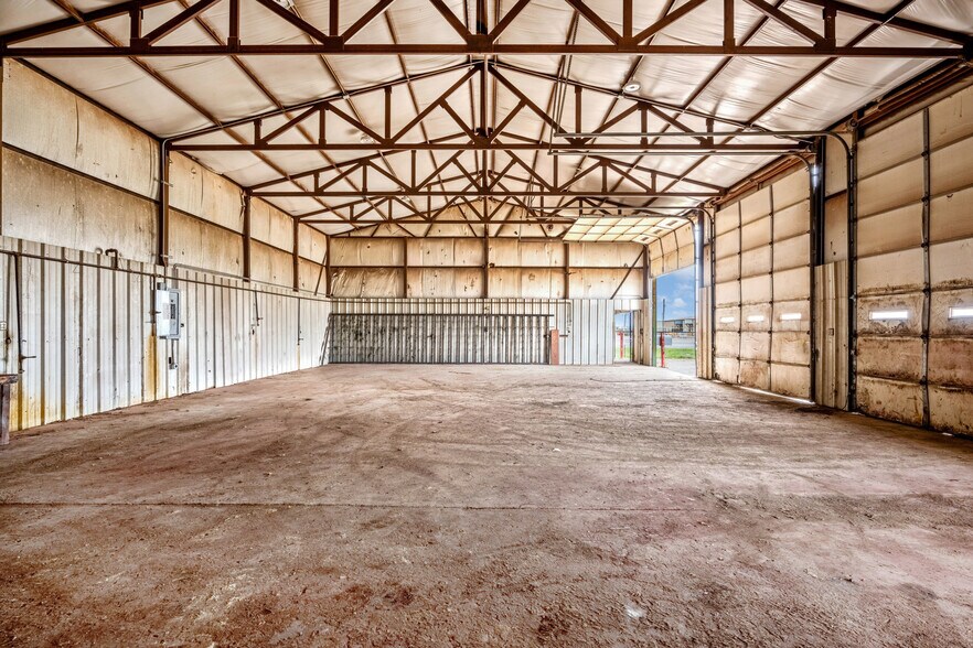 More Photos Of 403 Linwood Plz, Lindsay Warehouse For Sale