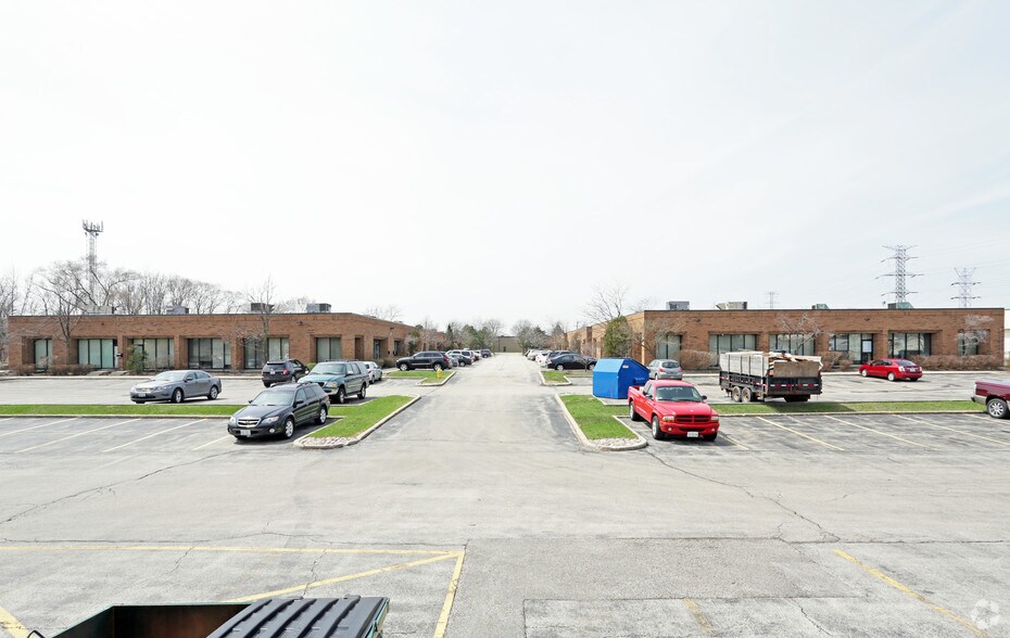 More Photos Of 747 Church Rd, Elmhurst Unknown For Lease