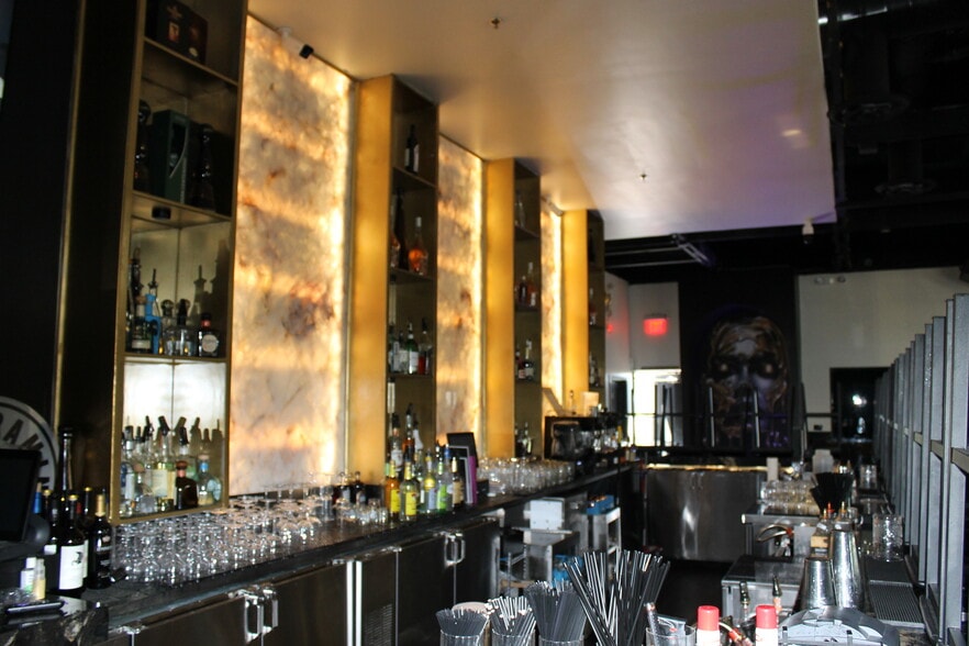 More Photos Of 7470 S Priest Dr, Tempe Restaurant For Sale