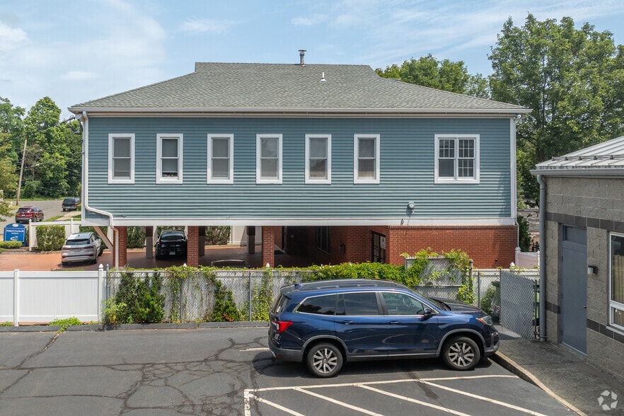More Photos Of 411 Meadow St, Fairfield Office For Lease