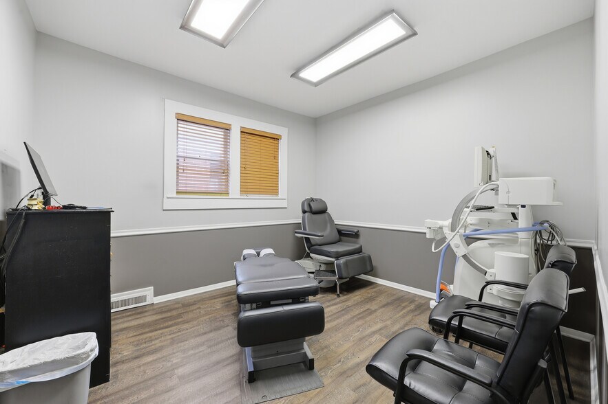 More Photos Of 104 W William St, Delaware Medical For Lease