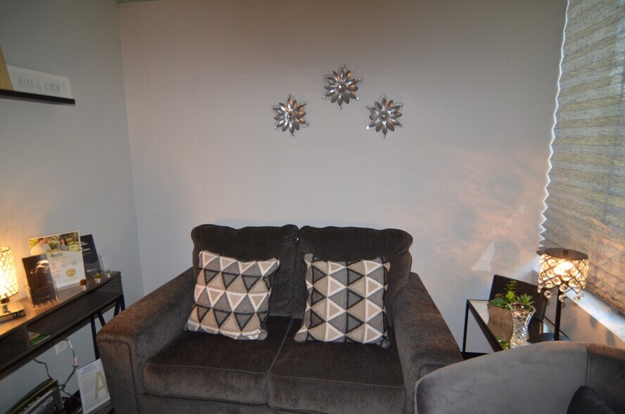 More Photos Of 611-624 Courtyard Dr, Hillsborough Medical For Sale