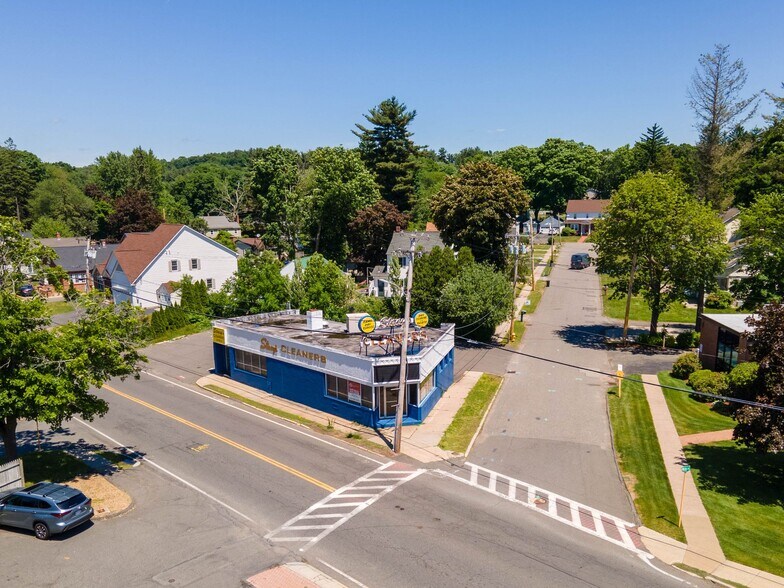 More Photos Of 55 White Ave, East Longmeadow Freestanding For Lease