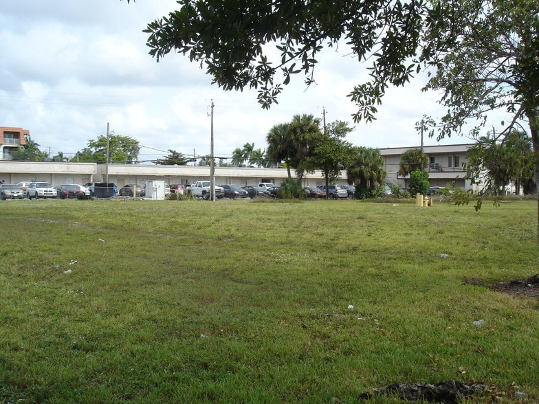 More Photos Of 1051 Sunset Strip, Sunrise Land For Sale