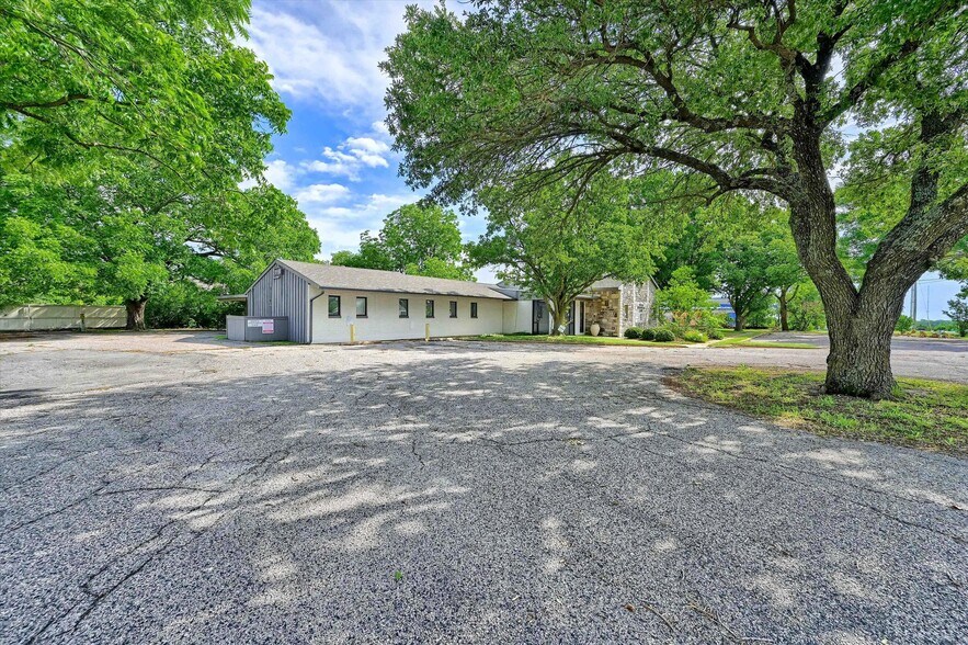 More Photos Of 815 Pecan Grove Rd E, Sherman Medical For Sale