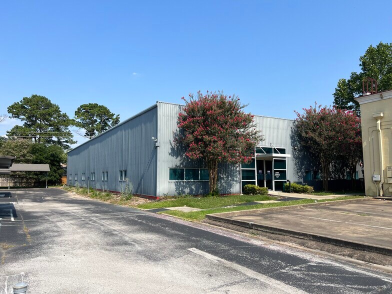 More Photos Of 1325 S Dairy Ashford Rd, Houston Office For Lease