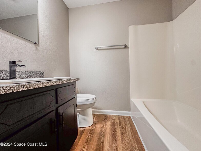More Photos Of 3034 Jefferson St, Marianna Apartments For Sale