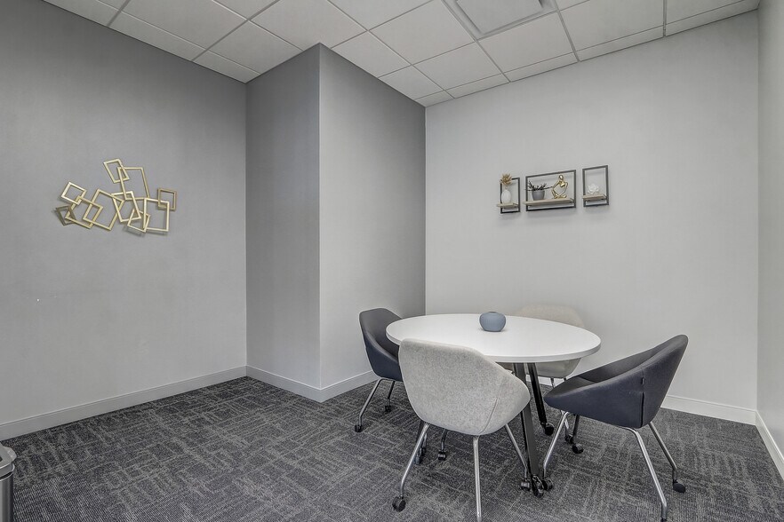 More Photos Of 111 N Magnolia Ave, Orlando Office For Lease