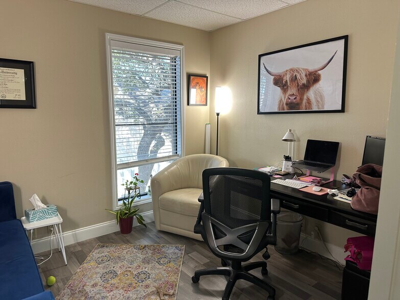 More Photos Of 12343 Hymeadow Dr, Austin Office Residential For Sale