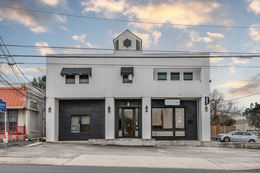 More Photos Of 250 W Olmos Dr, San Antonio Storefront Retail Office For Lease
