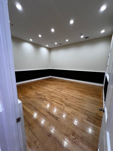 More Photos Of 1 S Main St, Granite Falls Warehouse For Sale