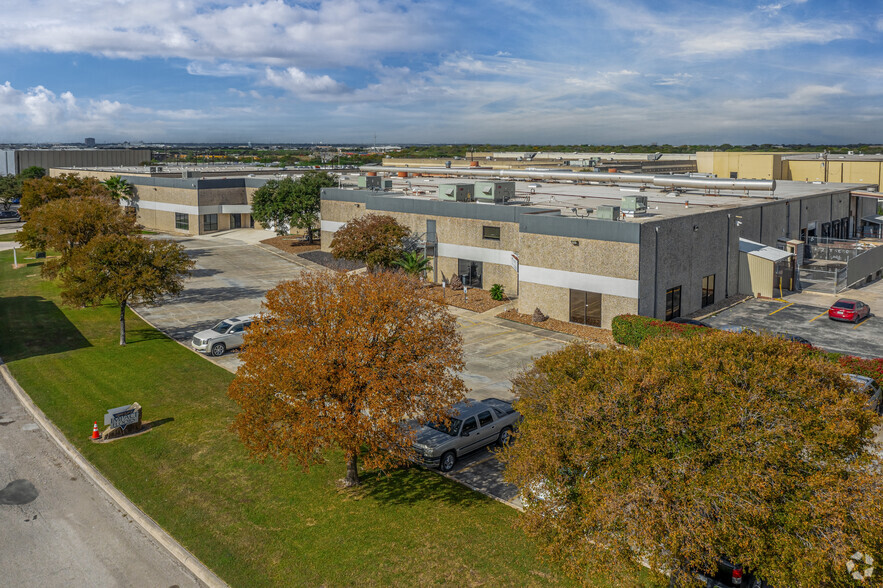 Primary Photo Of 6111 Woodlake Ctr, San Antonio Manufacturing For Lease