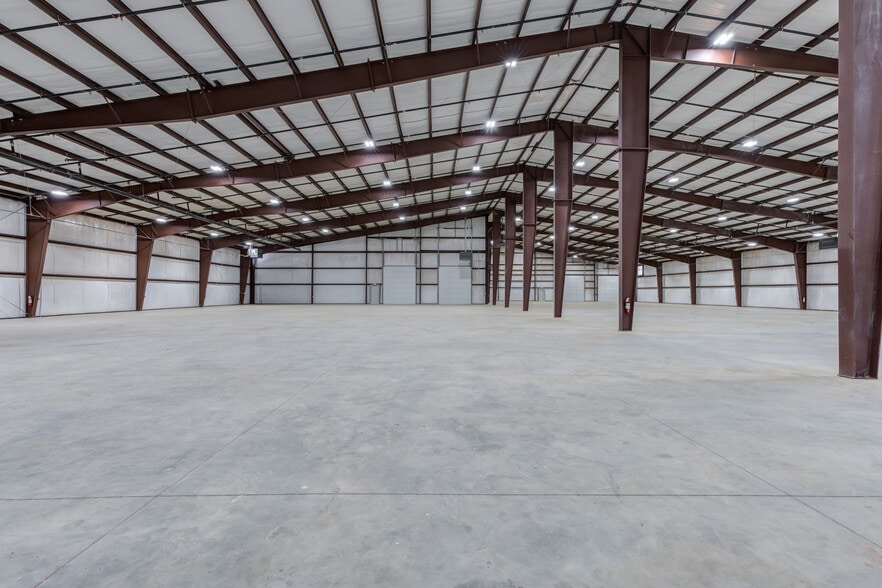 More Photos Of 8111 Patel Dr, Wolfforth Distribution For Sale