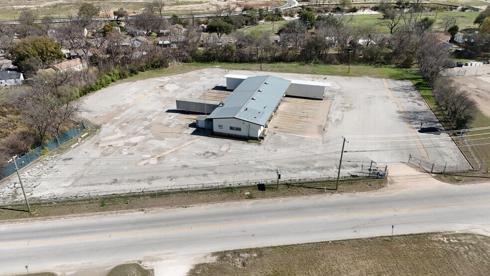 More Photos Of 3230 Clay Ave, Waco Industrial For Sale
