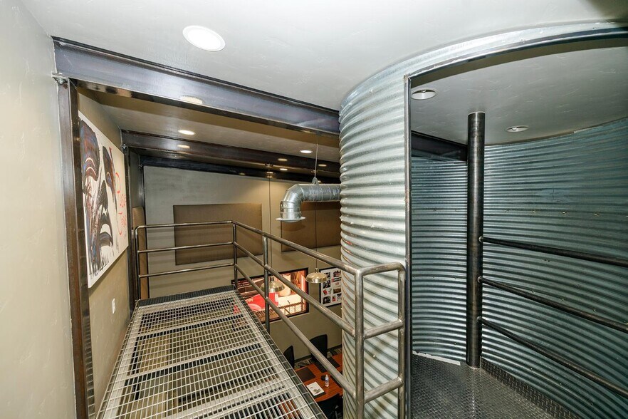 More Photos Of 213 C St, Turlock Warehouse For Sale