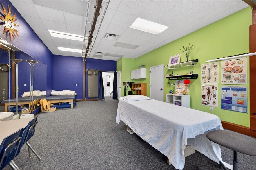 More Photos Of 14141 46th St N, Clearwater Medical For Sale