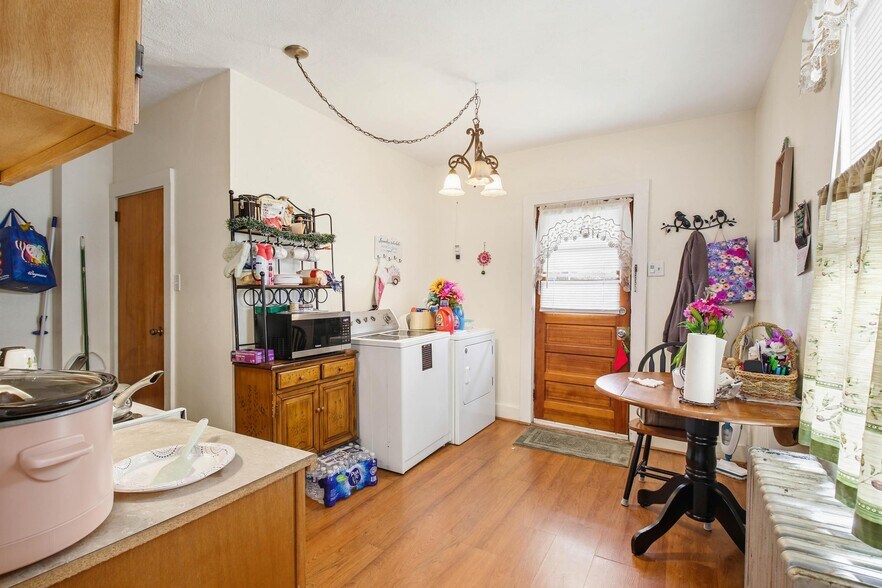 More Photos Of 467 Northampton st, Kingston Multifamily For Sale
