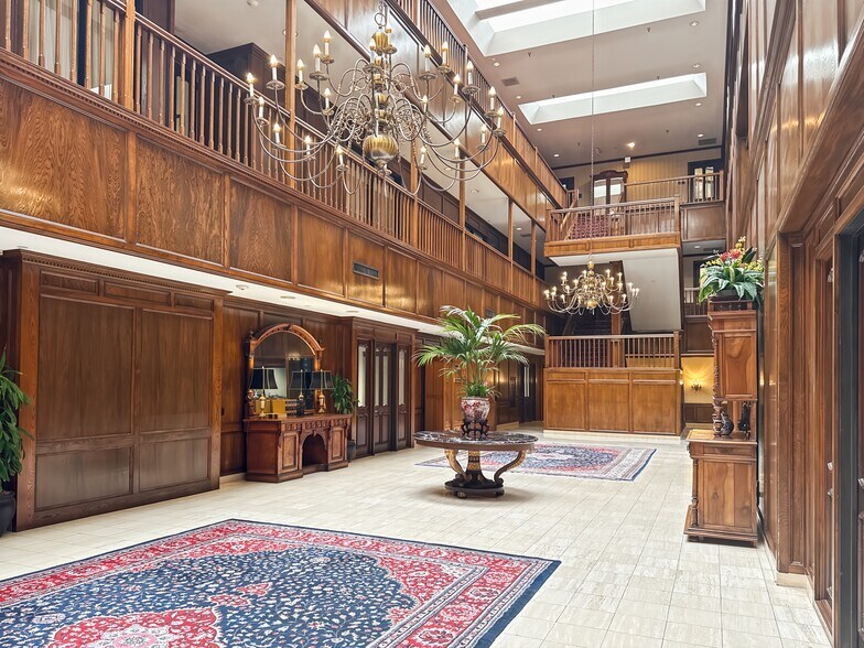 More Photos Of 950 Echo Ln, Houston Coworking Space