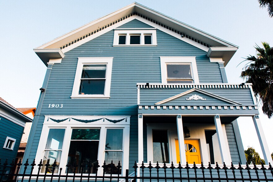 More Photos Of 1903 K St, San Diego Apartments For Sale