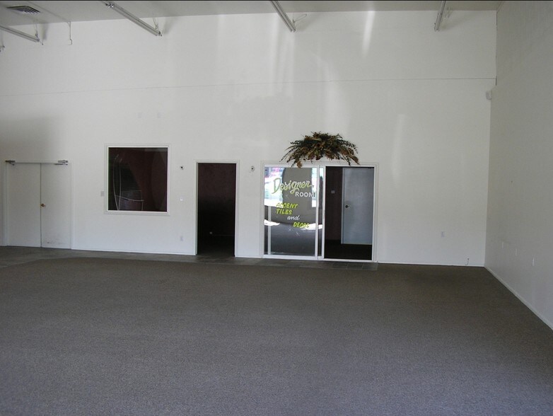 More Photos Of 8720-8760 S 700 E, Sandy General Retail For Lease