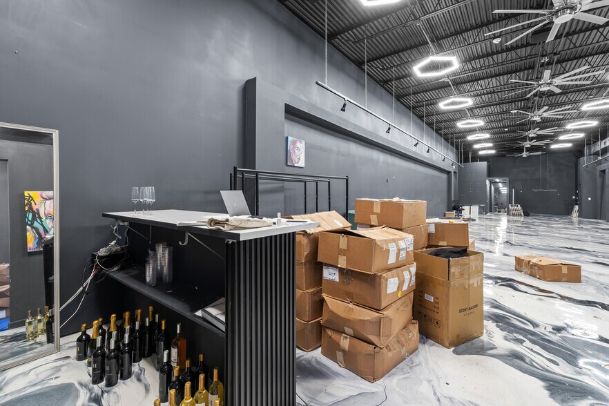 More Photos Of 2052 NW Miami Ct, Miami Flex For Lease