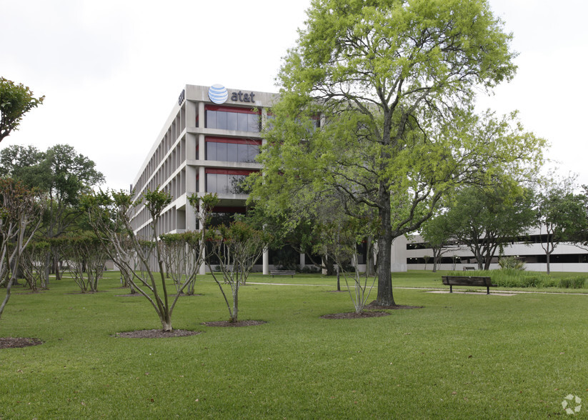 6500 West Loop South, Bellaire, TX 77401 - Office For Sale | Cityfeet.com