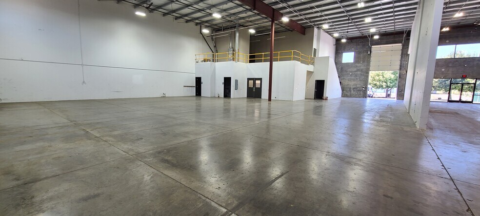Primary Photo Of 2980 19th St SE, Salem Warehouse For Lease
