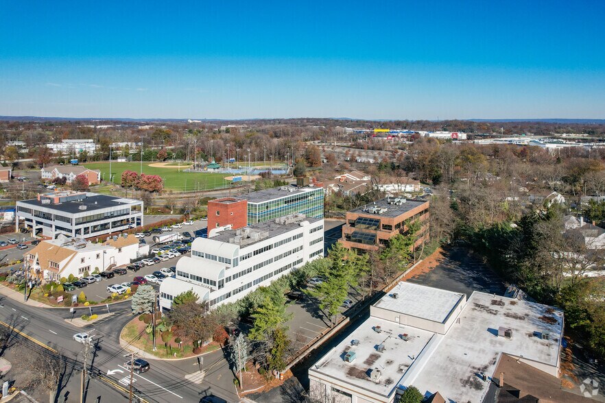 More Photos Of 350 W Passaic St, Rochelle Park Unknown For Lease