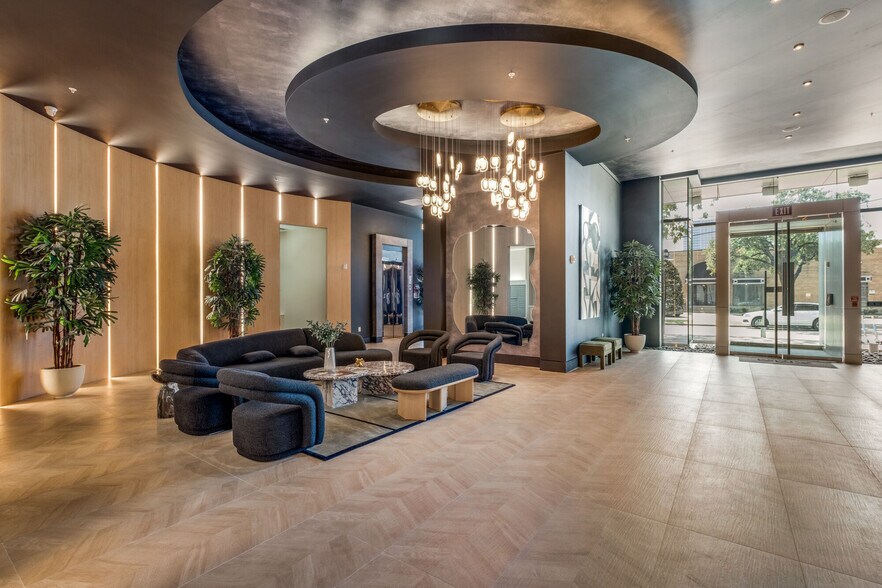 More Photos Of 1400 Hi Line Dr, Dallas Apartments For Lease