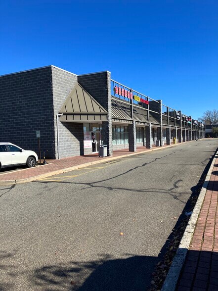 More Photos Of 518 Old Post Rd, Edison Unknown For Lease