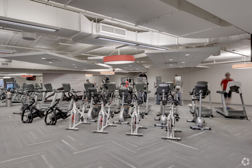 More Photos Of 1701 Golf Rd, Rolling Meadows Coworking Space