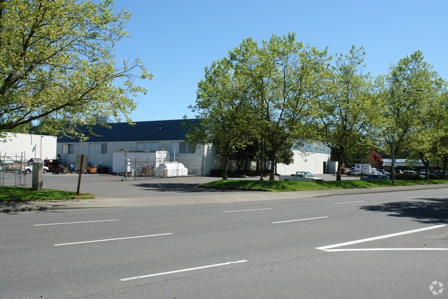 More Photos Of 4711 N Basin Ave, Portland Warehouse For Lease