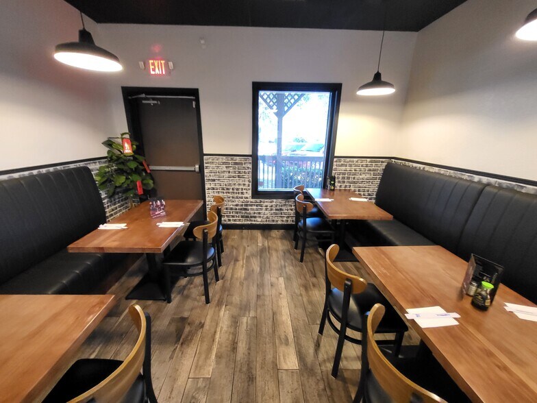 More Photos Of 4233 Tamiami Trl, Port Charlotte Freestanding For Sale